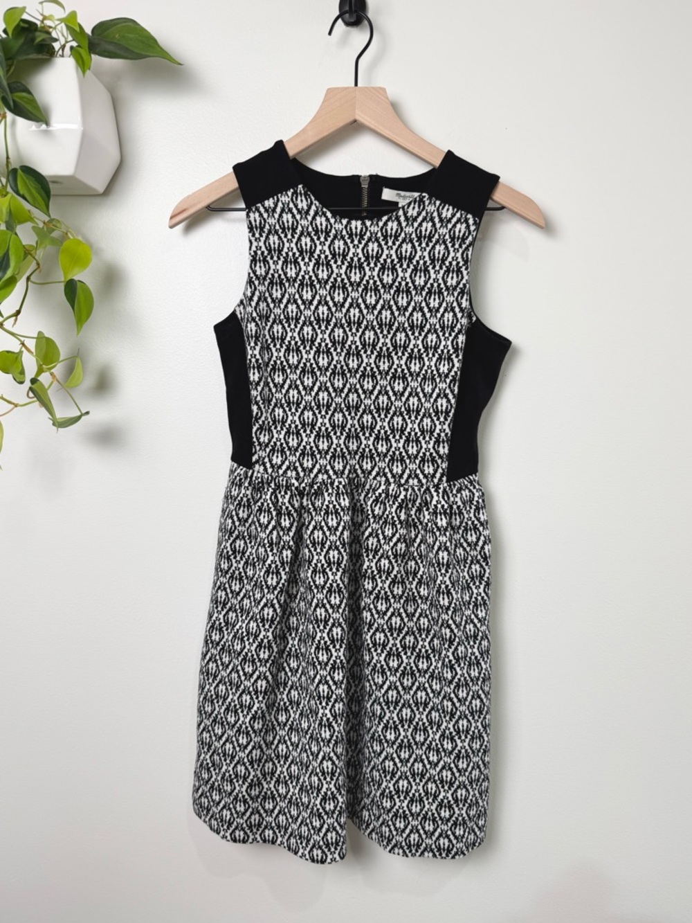 Madewell Sleeveless Fit & Flare A-line Dress Black White Ikat Pockets XS Womens